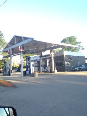 Natick Mobil -- 78 North Main Street / Route 27, Natick               Station