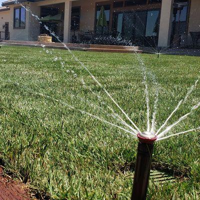 Se instalan sprinklers