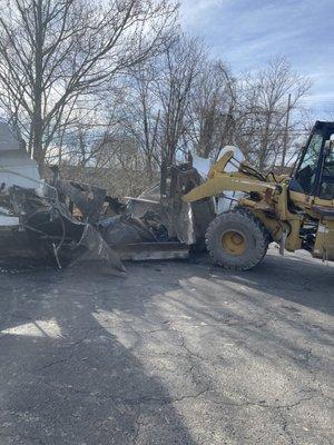 Harrods Creek Yacht Club house boat recovery demolition after fire. 1