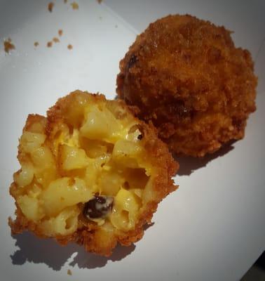 Bacon Mac & cheese balls - Crave