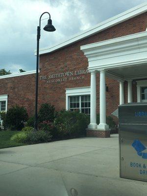 The Smithtown Library - Nesconset Building