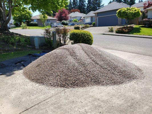 5 yards of pea gravel