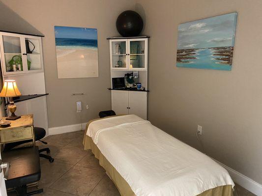 The massage room at Marathon office.