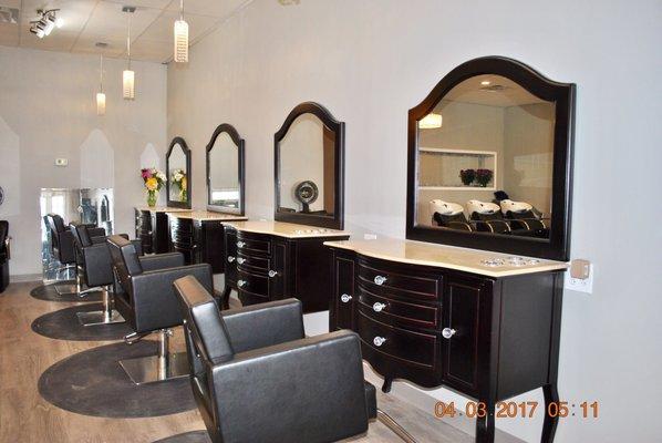 Le Posh Hair And Nail Studio