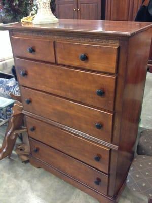 Cool vintage-y chest of drawer