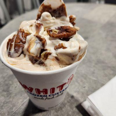 I loved the sea turtle! Hot fudge, caramel and pecans mixed together with vanilla custard.