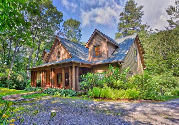 Four huge bedrooms almost in town limits - Highlands, NC - $697,000.00