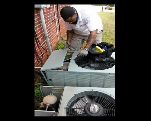 Air conditioning repair service