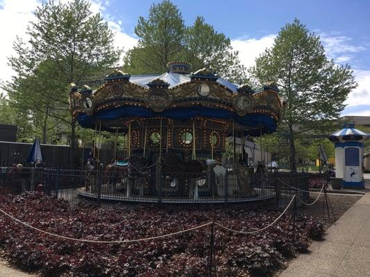 Spring = Carousel