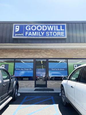 Exterior of Goodwill Dunlap store