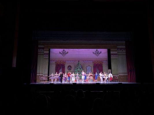 Final bows of "The Nutcracker," Ballet San Antonio at the Tobin Center for the Performing Arts