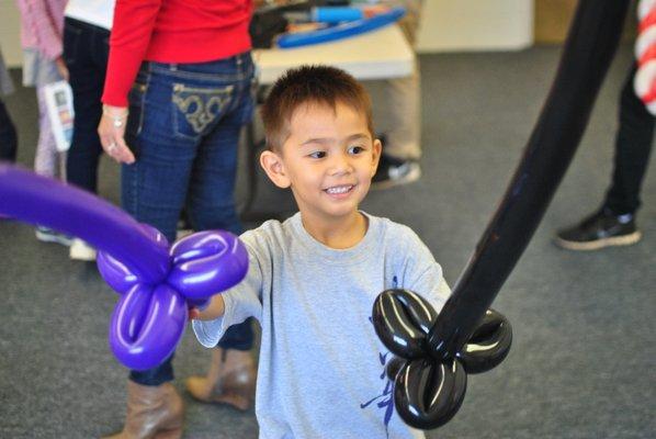 2015-2016 Christmas Celebration Party - Balloon making