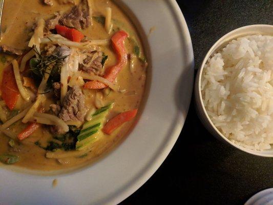 Green curry with beef