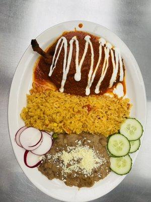 Chile Relleno en salsa roja