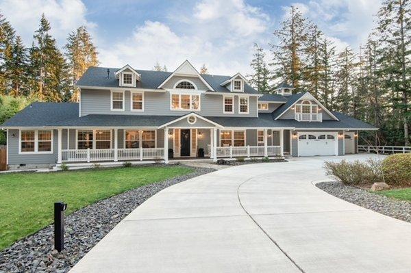 Stunning curb appeal.