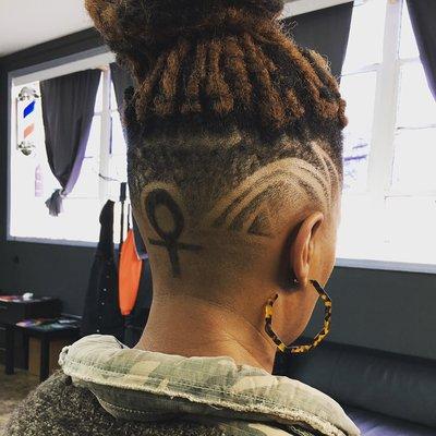 Women's undercut and design.