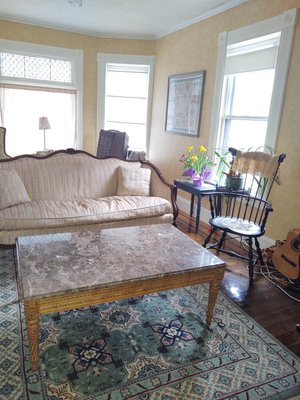 The French marble topped table looks gorgeous in my sitting room! And no