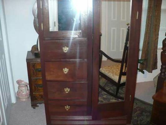 This closet cabinet was refinish and repair