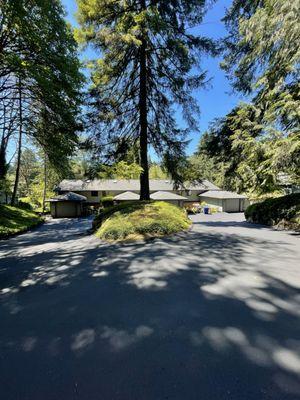 Sealcoated driveway extends life of asphalt pavement