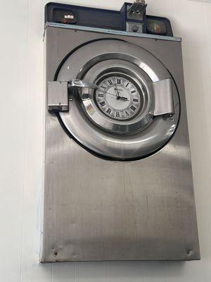 A really cool Laundry Machine clock.