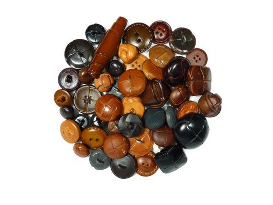 Leather buttons in various finishes, styles and sizes. Great for winter coats & sturdier fabrics.