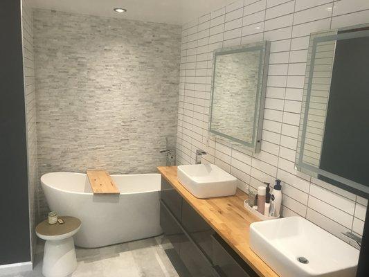 Sebastopol Bathroom Remodel - Master Bath Tub