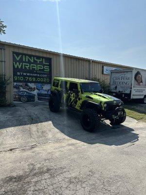 Scream n it pennywise ghostface jeep wrangler vinyl wrap 3m satin black avery lime green vehicle vinyl wrap STW Wraps and Graphics