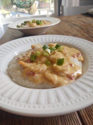 Creole shrimp and grits