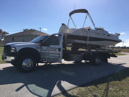 We provide the best service of towing and recovery