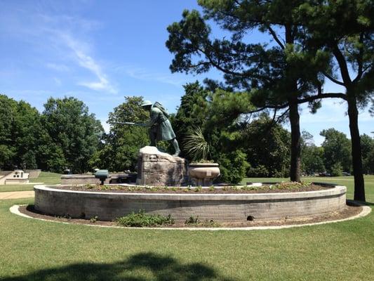 06-07-12; Veterans Plaza @ Overton Park, Memphis TN