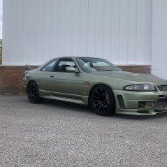 R33 Skyline