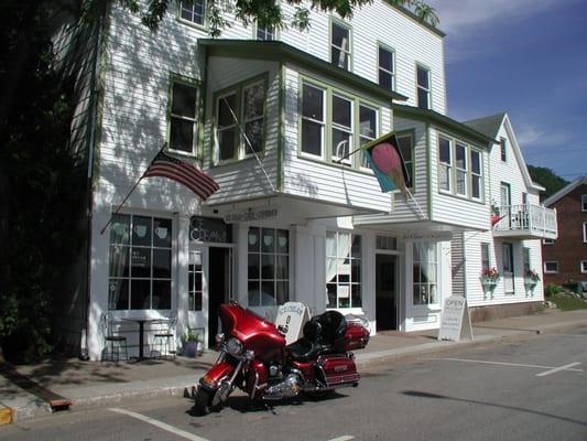 A picture of the front of the main hotel building.