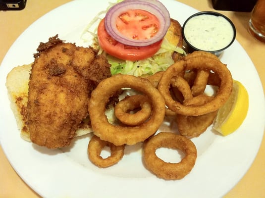 Haddock sandwich with o-rings ($1.50 upcharge)