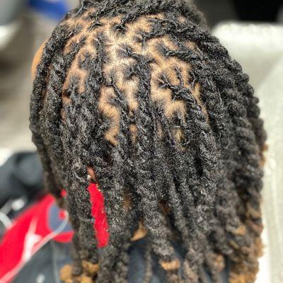 Loc retwist and style