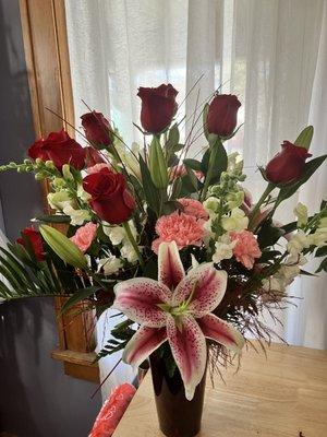 Lilies and Roses are so romantic