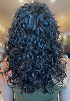 Gloss and curl by curl method cut by Justine