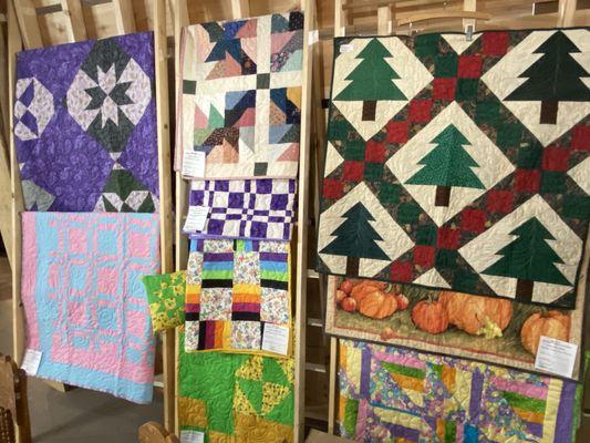 Custom Hand Made Quilts and Accessories