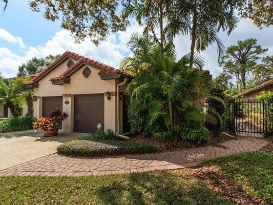 32804-Lovely 3/2 in Gated Community adjacent Country Club of Orlando.