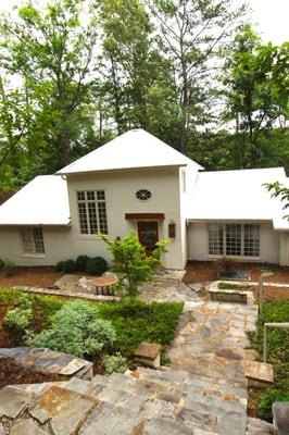 Modern ranch revamp in Mountain Brook, AL.  To see more of my designs , visit my website: wmbrianjernigan.com