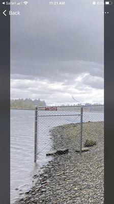 This company built an unauthorized fence into the Willamette river.