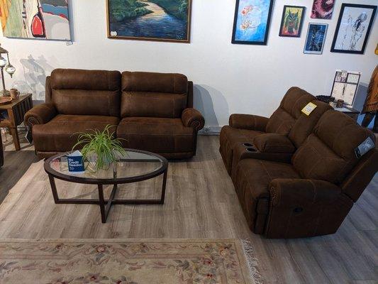 Boxberg Sofa and Loveseat