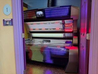 P9 Hybrid Tanning and Red Light Therapy