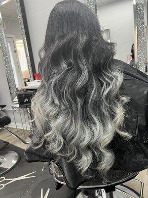 Tu te castaño y extensiones de cabello color platinadas