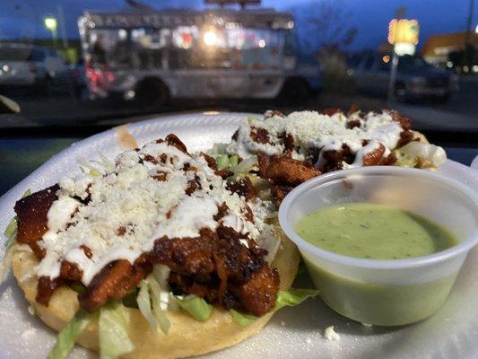 Sopes de al pastor