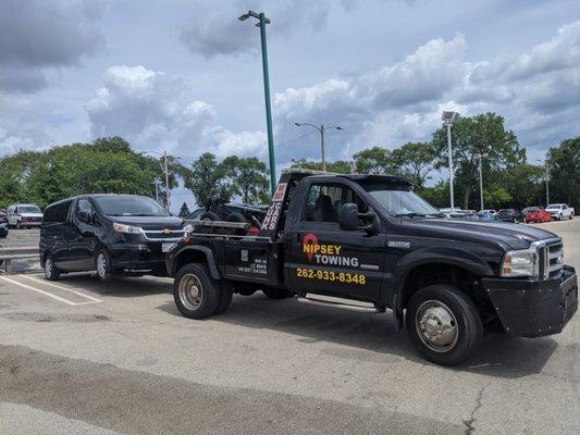 Professional and reliable emergency towing and assistance