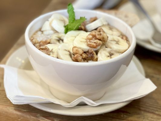 Organic Steel-Cut Oatmeal with Honey Walnuts and Banana