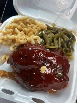 Meatloaf, mac & cheese green beans