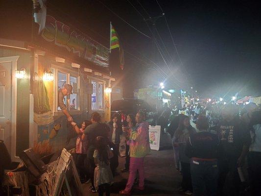 Fontana springs street market night