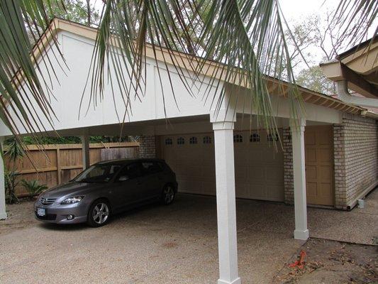 Houston porte-cochere was added to garage