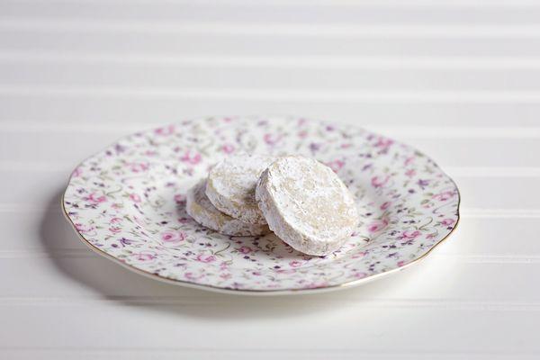 Lemon Lavender Cookies
 http://larkspurteacookie.com/product/llc